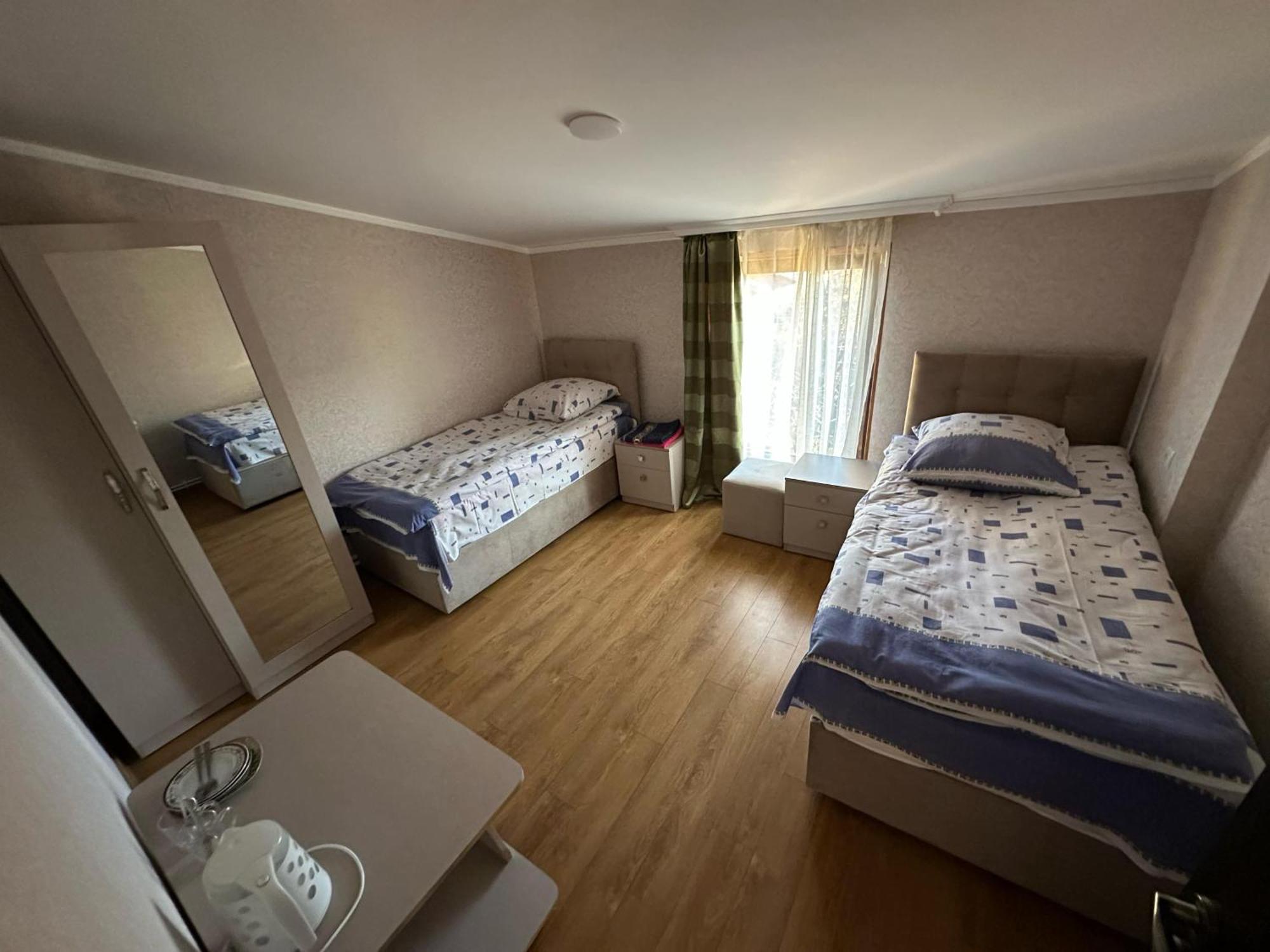 Family Hotel Gori Exteriör bild